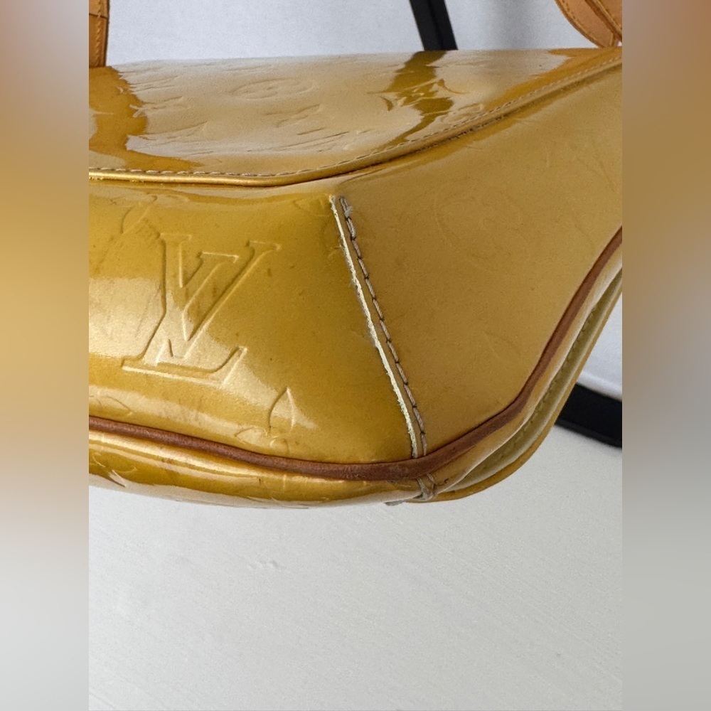 LOUIS VUITTON VERNIS THOMPSON STREET SHOULDER BAG BEIGE/YELLOW - Picture 10 of 16